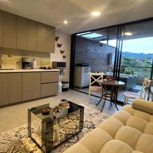 Brisa del Lago: acceso al embalse de Guatape